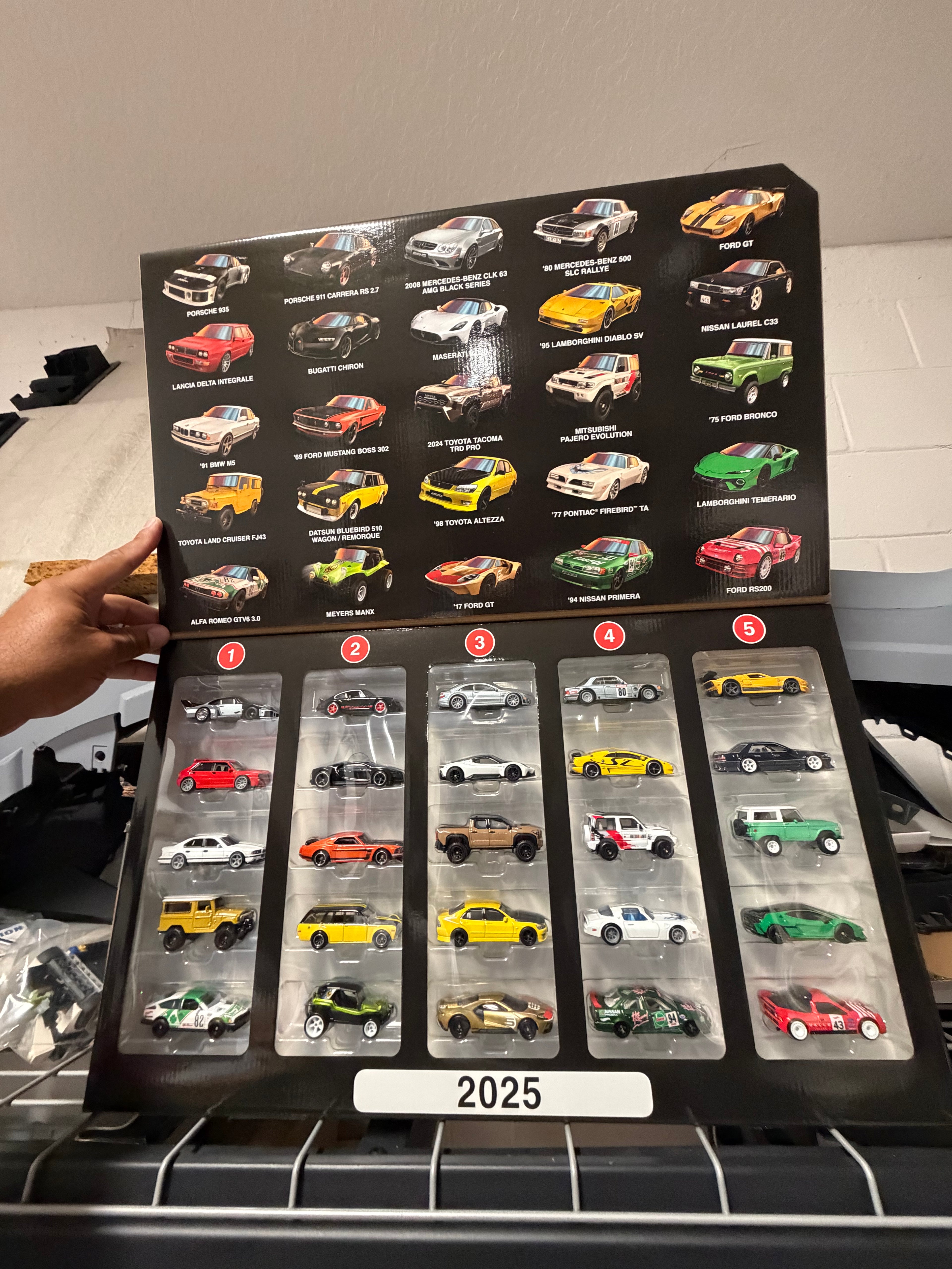 2025 Hot Wheels Boulevard 25 Car Factory Set (NEW SEALED)