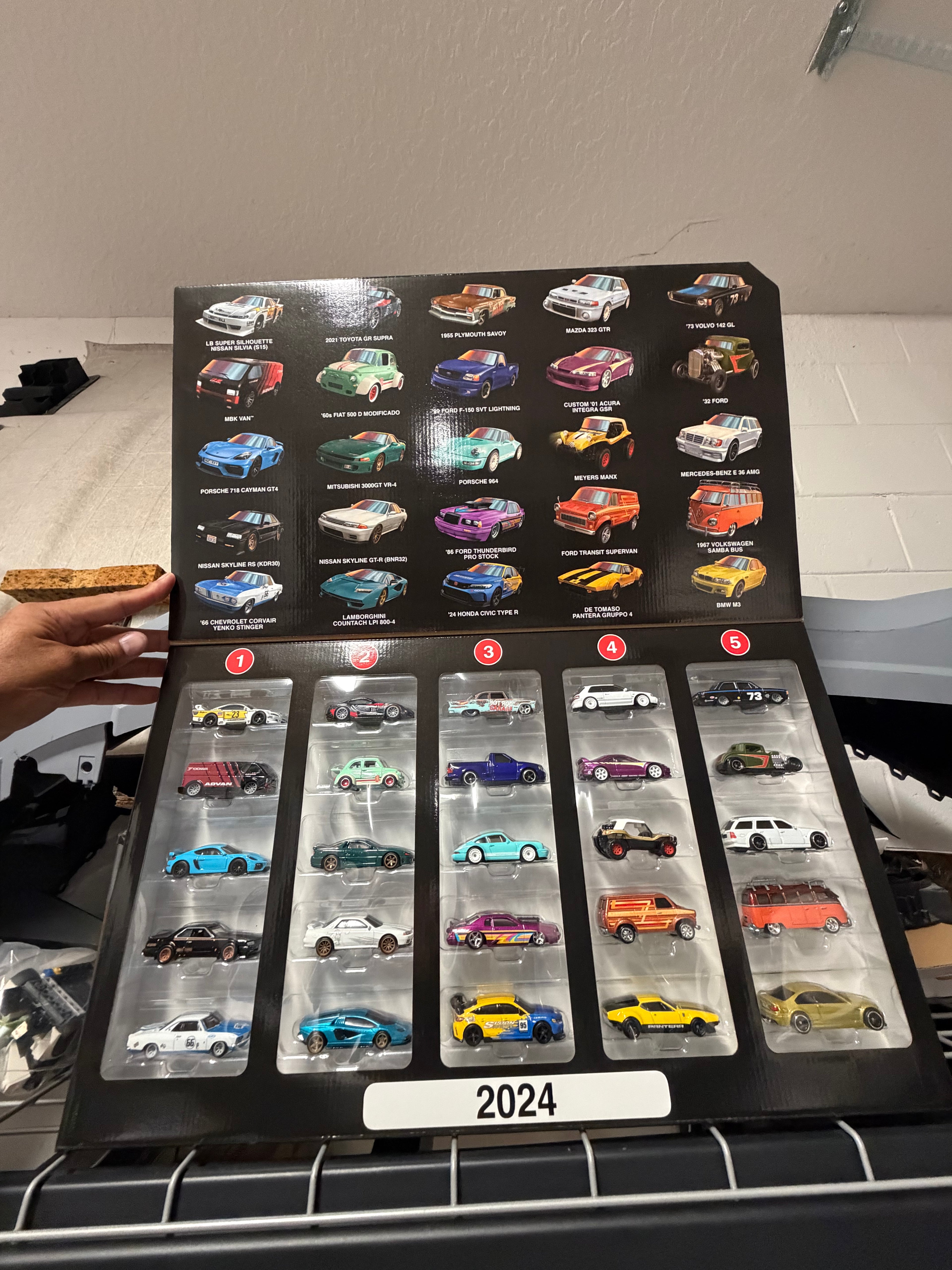 2024 Hot Wheels Boulevard 25 Car Factory Set (NEW SEALED)